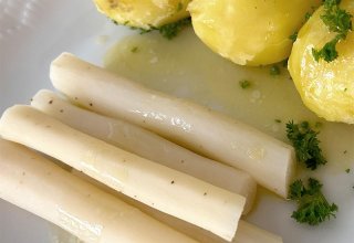 Schwarzwurzeln mit Petersilienkartoffeln