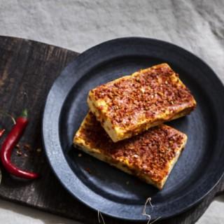 Schafkäse Chili-Paprika, ca.120g, N  50%     handgeschöpft